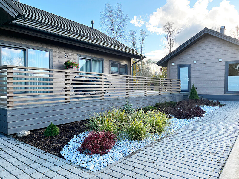 Kahe kattematerjaliga istutusala rajamine.